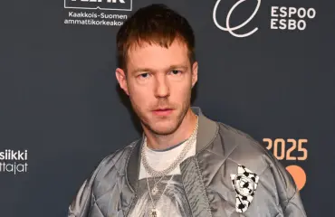 Olavi Uusivirta yllätti julkkiskaunottaren seurassa – kuva!