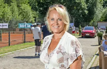 Sirpa Selänne yllättävässä seurassa Las Vegasissa – kuva