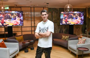 Robin hämmensi käytöksellään – paljonpuhuva video!