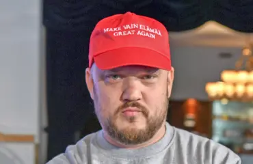 Pyhimys: yllätysilmoitus