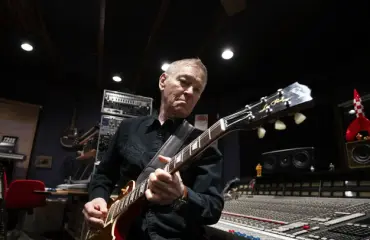 Suomalainen rocklegenda 70 vuotta – näin hän on muuttunut