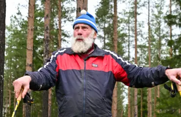 Häh? Juha Mieto käy metsässä psykologista sodankäyntiä: "Parasta terapiaa"