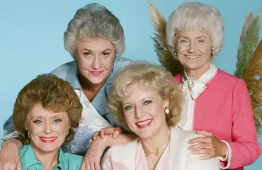 Tyttökullat-sarjan kulisseissa kuohui: Erikoisjärjestelyitä ja halveksuntaa