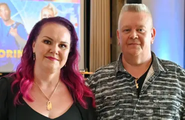 Heli Palsanmäki: Erikoinen kuitti Akista