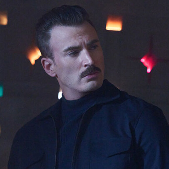 Chris Evans esittää agentti Lloyd Hansenia. The Gray Man Netflix