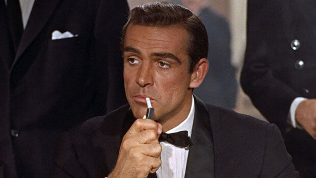 James Bond käytti tupeeta ja joi Finlandia-vodkaa – 25 faktaa Bond-leffoista Pääkuva