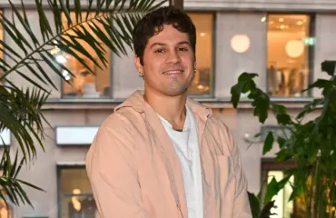 Suomalaisnäyttelijä laittoi korkin kiinni – jakaa nyt vinkkinsä!