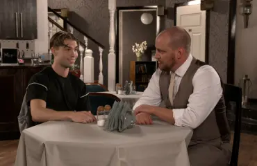 Salatut elämät -juonipaljastukset: Aki saa selville Henrikin ja Sampon salaisuuden