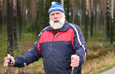 Mitä ihmettä Juha Mieto ähisee yksin metsässä? Lipsautti erikoisen mieltymyksensä