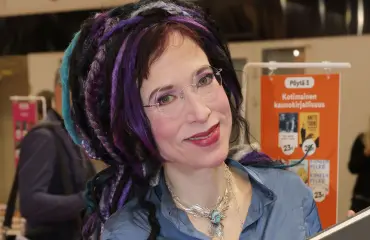 Sofi Oksasen yölliset touhut herättävät huomiota – salakuva