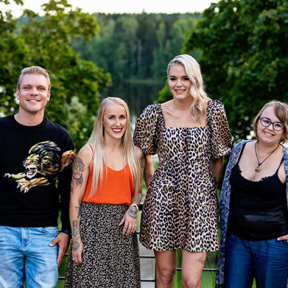 Roope, Caroline ja Sofia kertovat avoimesti seksuaalisuudestaan ja sinkkuelämästään Sex Tape Suomen päätösjaksoissa. sex tape suomi