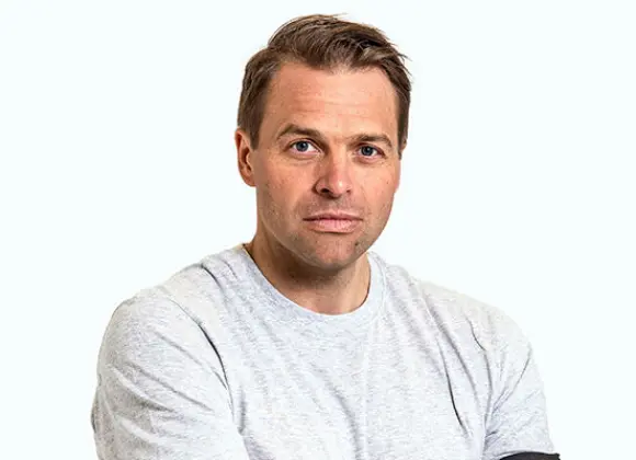 "Minuun kohdistui sadistista väkivaltaa" - Kimmo Ohtosen järkyttävä paljastus lapsuuden kokemuksista pysäyttää Erikoisjoukot-ohjelmassa