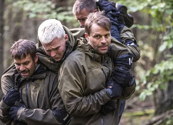 Erikoisjoukot: "Nyt hei turpa kiinni!" - Julkkismiehet ottavat rajusti yhteen keskellä evakuointia