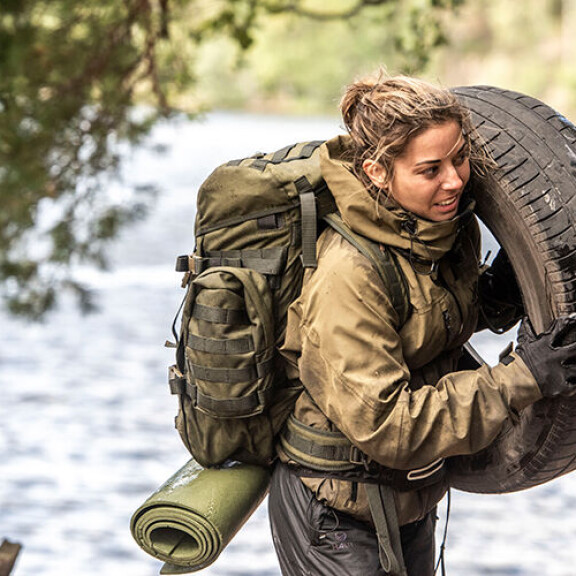 Amanda on taistellut eteenpäin tahdonvoiman avulla. Amanda on taistellut eteenpäin tahdonvoiman avulla.
