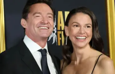 Hugh Jackman rikkoi hiljaisuuden! Hehkuttaa avoimesti uutta kultaansa: "Taianomainen"