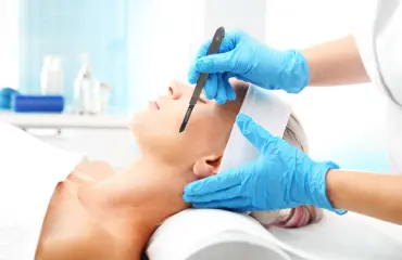 Somevaikuttajan kauneusoperaatio meni järkyttävällä tavalla pieleen – ei herkille!