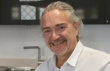 Apu: Maajussi-Ville avautuu alkoholismistaan