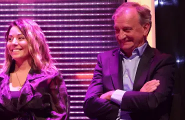 Amanda Harkimo täytti vuosia - Hjallikselta koskettava ele