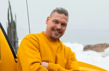 Oho! Aki Manninen sai remontin valmiiksi – juhlisti syntymäasussaan