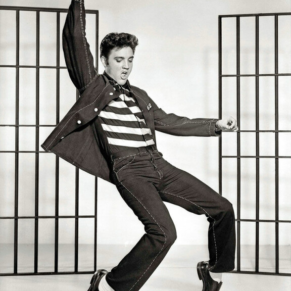 Elvis elokuvassa Jalehouse rock vuonna 1957. j