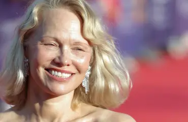Pamela Anderson avautuu Suomi-juuristaan: "Haluaisin vaihtaa nimeni"