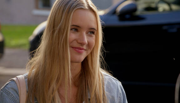 Erika lähti sarjassa Singaporeen. Salatut elämät: Erika