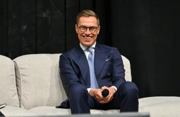 Stubbin juhlavastaanotto veteraaneille – koskettavat kuvat