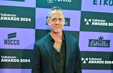 Jösses! Jari Saarion tytär on todellinen kaunotar!