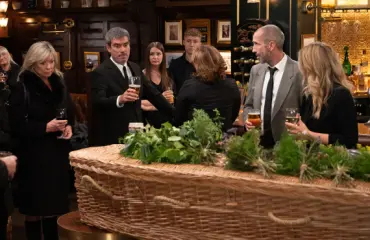 Emmerdalen juonipaljastukset: Järkytys Zakin hautajaisissa