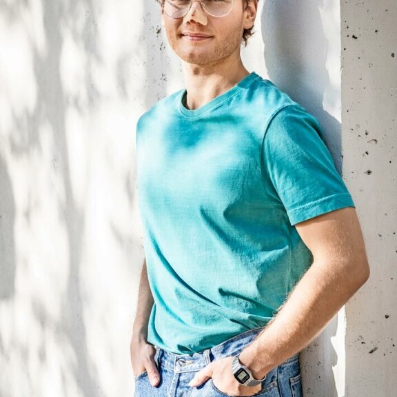 Elias Salonen, 27, esittää tv-sarjassa pahamaineista Ilpo Larhaa. – Tämä on joka näyttelijän unelmarooli, tällaisesta olen salaa haaveillut. Tämä on mielettömän siistiä, mieletön haaste ja mieletön kunnia! Elias Salonen, 27, esittää tv-sarjassa pahamaineista Ilpo Larhaa. – Tämä on joka näyttelijän unelmarooli, tällaisesta olen salaa haaveillut. Tämä on mielettömän siistiä, mieletön haaste ja mieletön kunnia!