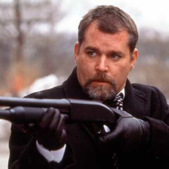 Ray Liotta oli mestari esittämään hurmaavaa psykopaattia Narc Ray Liotta