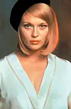 Faye Dunawaysta tuli muoti-ikoni elokuvan Bonnie ja Clyde myötä.