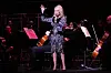 Dolly jatkaa edelleen esiintymisiään yli 60 vuoden kokemuksella.