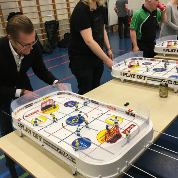 Wallu Valpio yllättäen mukana pöytälätkän SM-kisoissa: Tulin tänne nöyryyttämään ammattilaisia – näin todellisuudessa kävi! Wallu