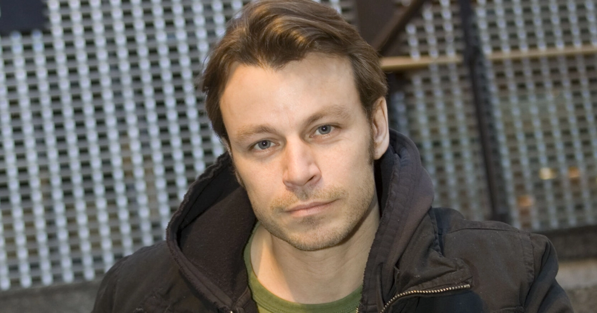 Peter Franzénin poika Poèm Franzén julkaisi debyyttisinglensä – katso ...