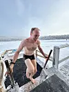 Latvala on hyväntuulinen ja kiltti mies, mutta samaan aikaan myös tarkka ja siisti maailmankansalainen.