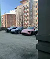 Räppäriystävysten autot eivät oleen mitään väsyneitä Hondia ja Skodia.