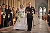 The Crown -sarja alkoi Elisabetin nuoruudesta. Uutuussarja taas alkaa Elisabetin isoisoisoäidin Viktorian kuolemasta, kun tämän vanhimmasta pojasta Edwardista tuli hallitsija.