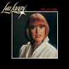Nostalgian siivin tarjoilee harvinaista herkkua, sillä Lea Laven keikkailee enää harvakseltaan. Studioalbumi Bella Cara julkaistiin vuonna 1982.
