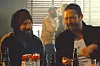 Jon Bernthal ja Ebon Moss-Bachrach The Bearin erikoisjaksossa Gary.