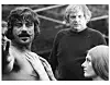 Ken Russell (kesk.) sekä näyttelijät Oliver Reed ja Vanessa Redgrave The Devilsin kuvauksissa.