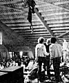 Vehmassalmella nähtiin kesällä 1968 kirjaimellisesti räjähtävä Danny-show. Poksahtanut magnesium synnytti tulipalon, joka vei ihmisiä sairaalaahoitoon. – Se oli surullinen tapaus, Danny myöntää.