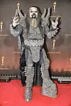 Lordin voitosta tulee tänä keväänä kuluneeksi tasan 20 vuotta. Juhlan kunniaksi yhtye nousee Euroviisu finaalin lavalle lauantaina (16.5.). Mr. Lordi tunnetaan Lordi-yhtyeen nokkamiehenä