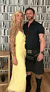 Sarah-vaimo iloitsee miehensä parantumisesta.