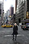 New Yorkin katuelämää vuonna 2007. Linda puhui Seiskalle tuolloin vakavista aiheista, kuten syömishäiriön kanssa taistelemisesta.