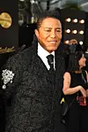 Jermaine Jackson ei suinkaan ole kadonnut maan päältä. Huhtikuun 20. päivänä hän osallistui perikunnan kanssa yhteistyössä syntyneenen Michael-elokuvan ensi-iltaan Los Angelesissa.
