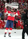 Aleksander johdatti kapteenina Florida Panthersin kahteen peräkkäiseen Stanley Cupiin.