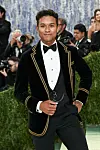 Jaafar Jackson kerää kehuja, parjattu Michael-elokuva ei niinkään. Lipputulot ovat toki hyvät.