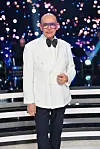 Jorma tuo takuuvarmasti upean persoonansa lisäksi pukuloistoa juhliin kuin juhliin.