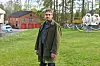 –	Töissä olen tosi sosiaalinen, mutta työn ulkopuolella saatan olla ihan hiljaa itsekseni, Lauri kuvailee kuvausten lounastauolla Kellokosken Ruukilla Tuusulassa.
